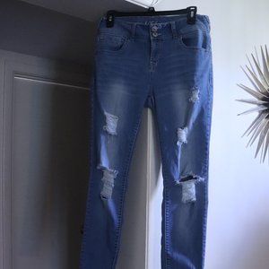 Ladies Wallflower Distressed Jeans Size 11